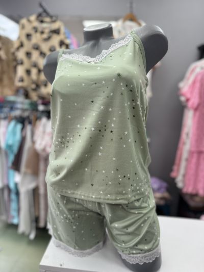 Пижама с къси панталони и потник